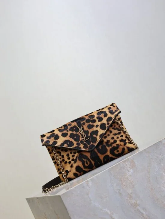 Saint Laurent leopard print envelope chain bag - Picture 3 of 9